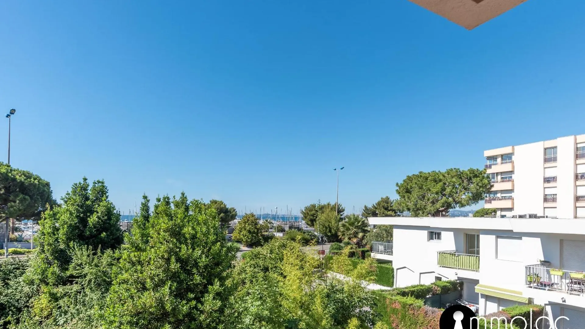 Air-Conditioned Apartment Facing The Port Of Saint Laurent With 2 Bedrooms Fransa